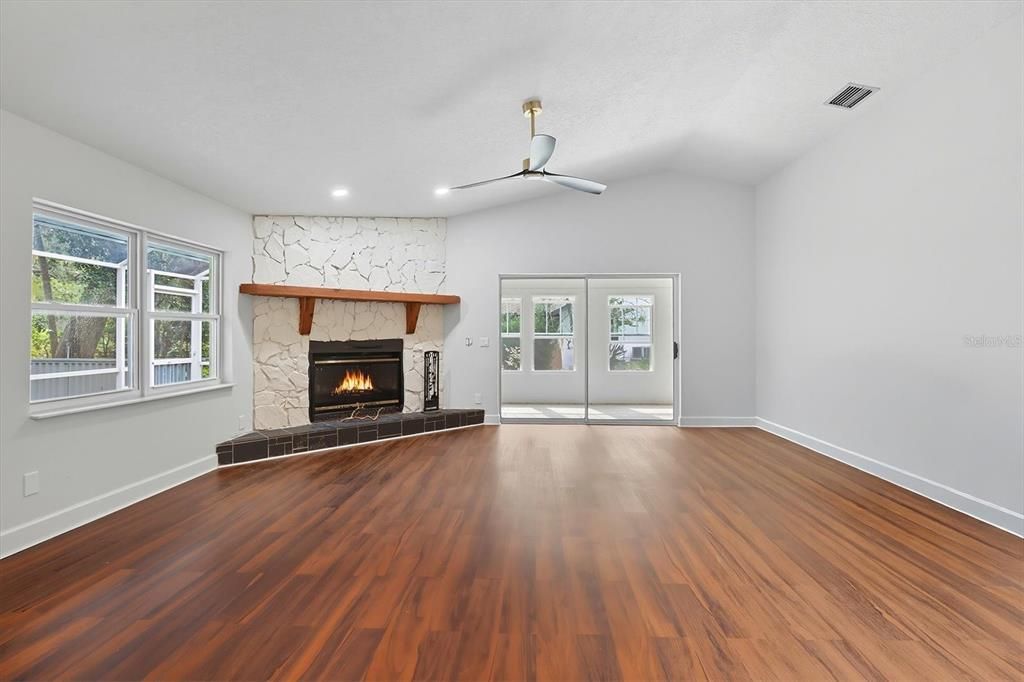 For Sale: $360,000 (3 beds, 2 baths, 1868 Square Feet)