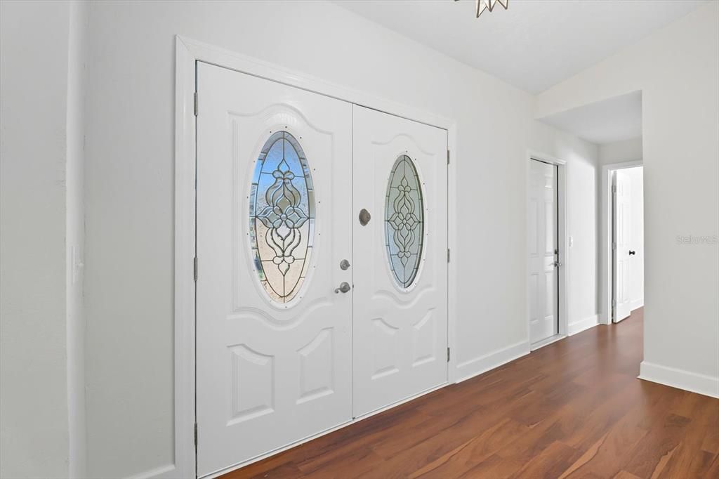 For Sale: $360,000 (3 beds, 2 baths, 1868 Square Feet)