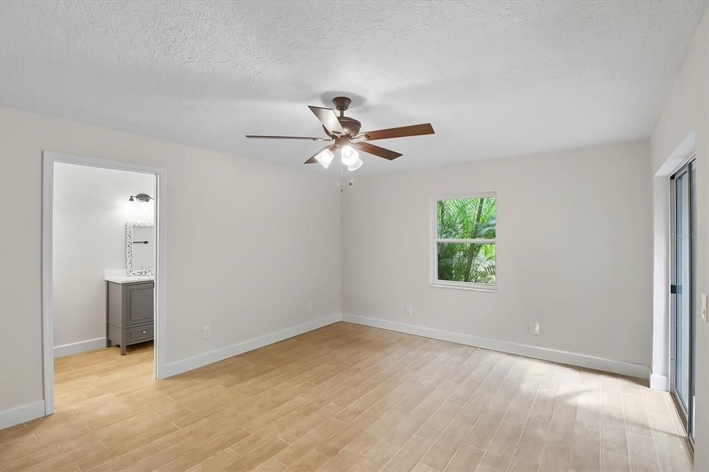 For Sale: $360,000 (3 beds, 2 baths, 1868 Square Feet)