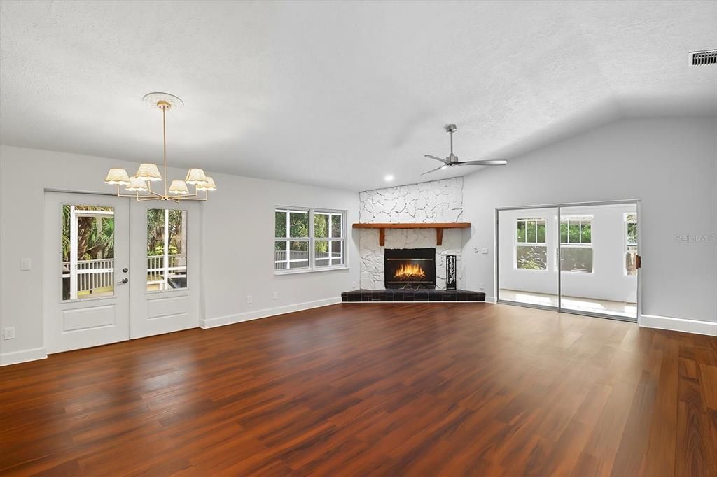 For Sale: $360,000 (3 beds, 2 baths, 1868 Square Feet)