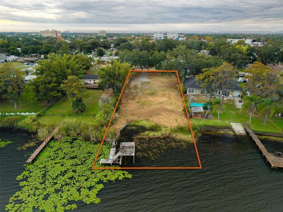 На продажу: $299,900 (1.23 acres)