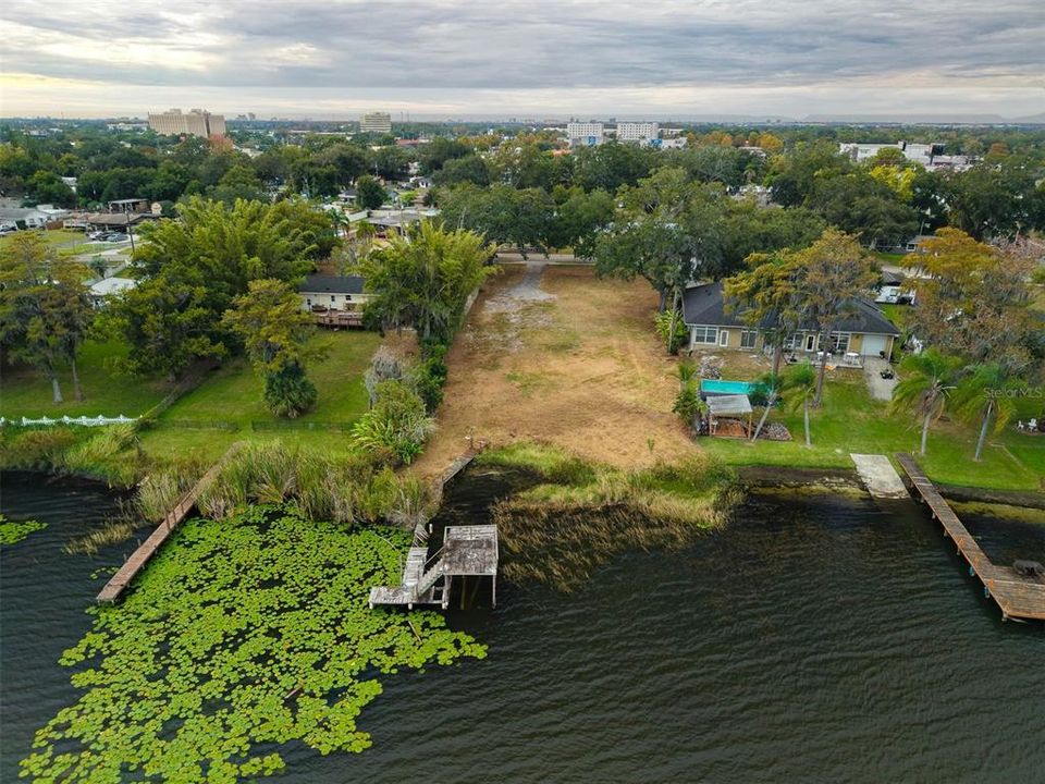 На продажу: $299,900 (1.23 acres)