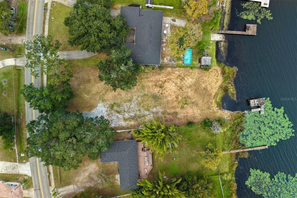 На продажу: $299,900 (1.23 acres)