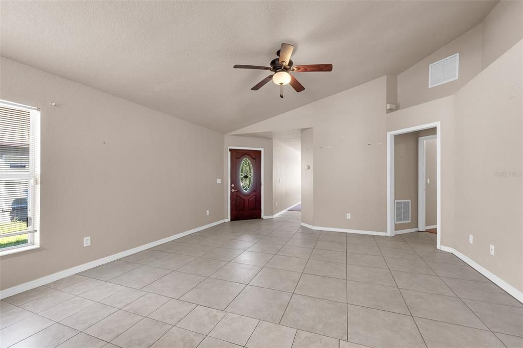 待售: $259,900 (3 贝兹, 2 浴室, 1437 平方英尺)