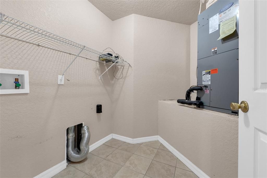 待售: $259,900 (3 贝兹, 2 浴室, 1437 平方英尺)