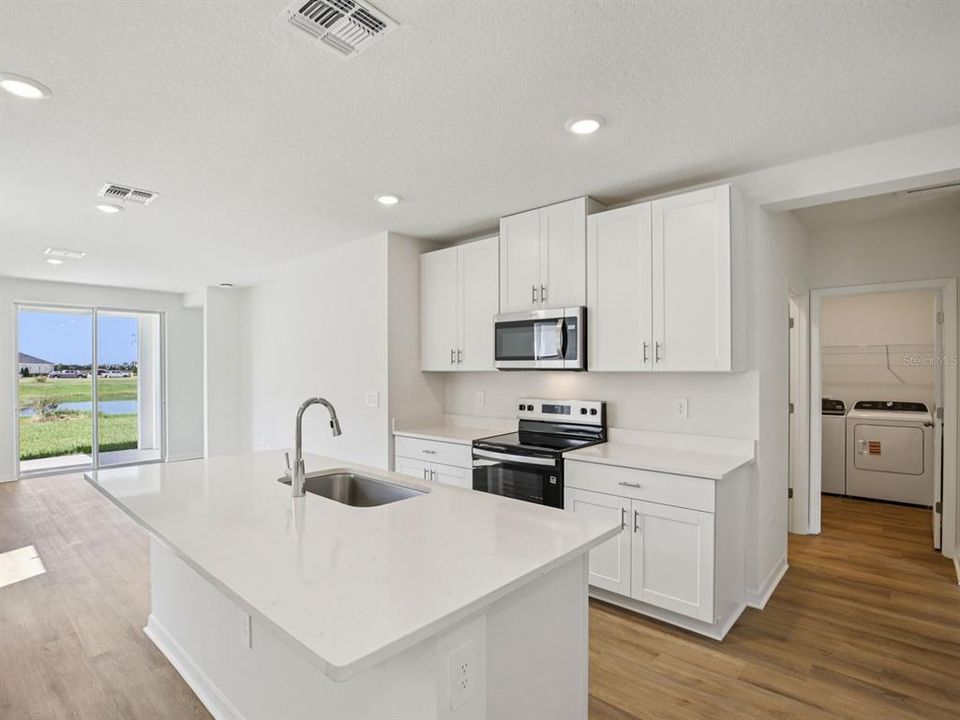 На продажу: $278,980 (3 спален, 2 ванн, 1269 Квадратных фут)