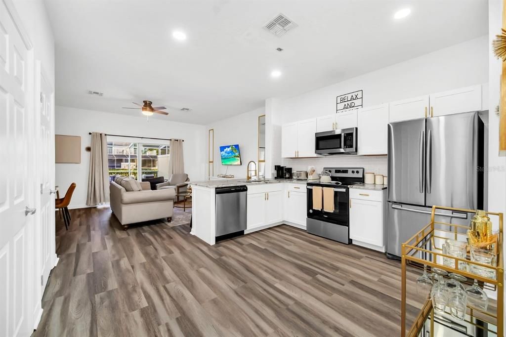 En Venta: $295,000 (3 camas, 3 baños, 1494 Pies cuadrados)