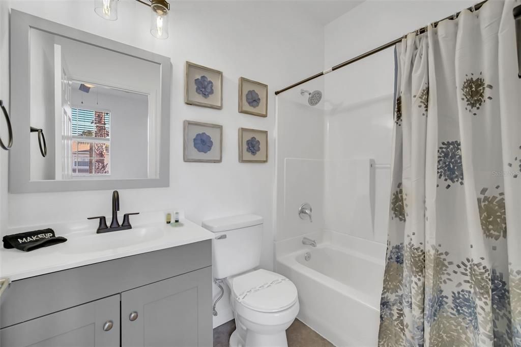 En Venta: $295,000 (3 camas, 3 baños, 1494 Pies cuadrados)