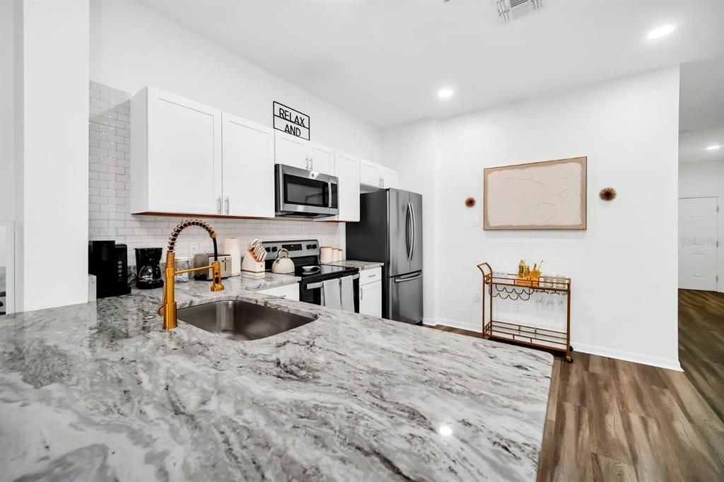 En Venta: $295,000 (3 camas, 3 baños, 1494 Pies cuadrados)