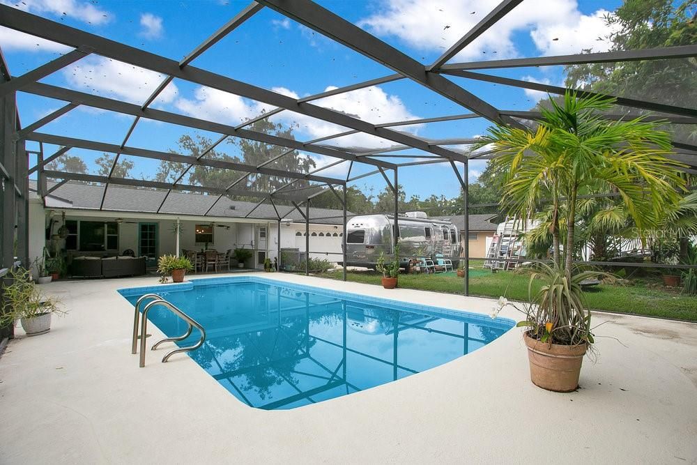 For Sale: $699,000 (4 beds, 2 baths, 2536 Square Feet)