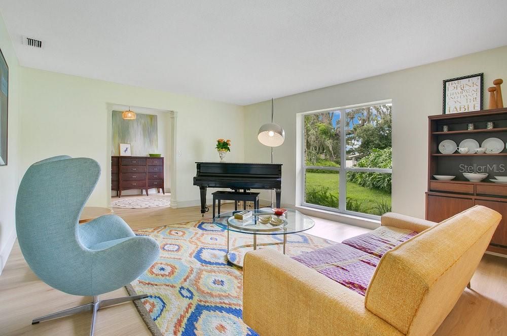 For Sale: $699,000 (4 beds, 2 baths, 2536 Square Feet)