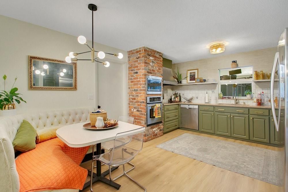 For Sale: $699,000 (4 beds, 2 baths, 2536 Square Feet)