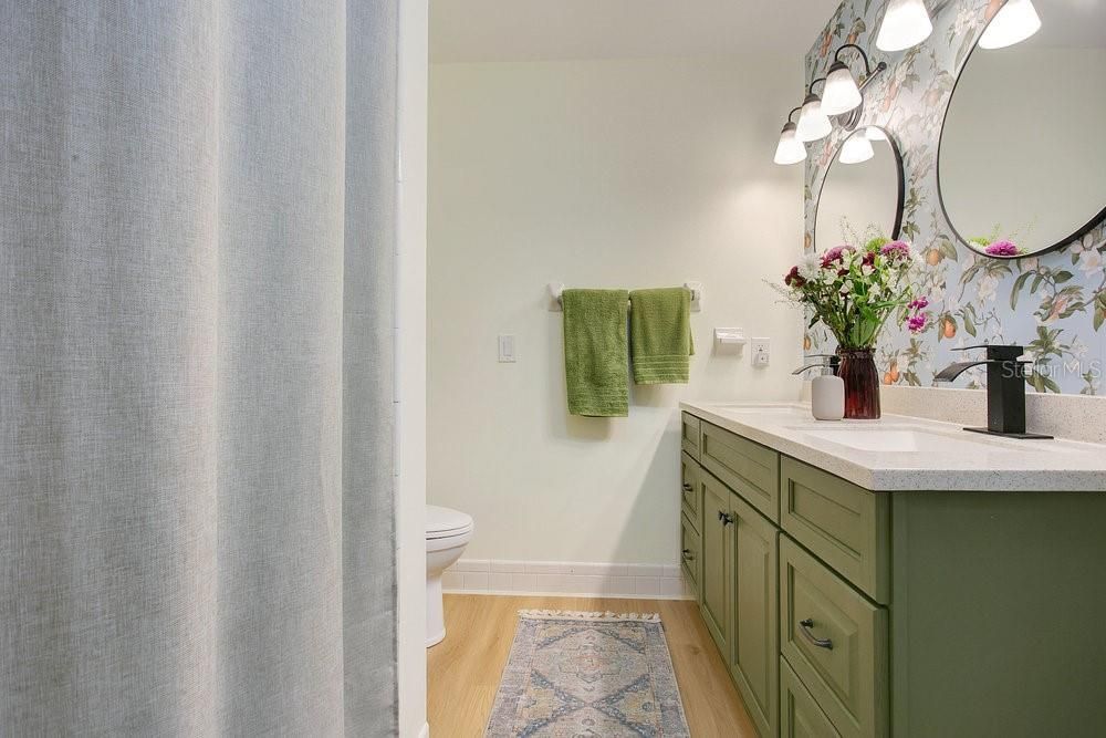 For Sale: $699,000 (4 beds, 2 baths, 2536 Square Feet)