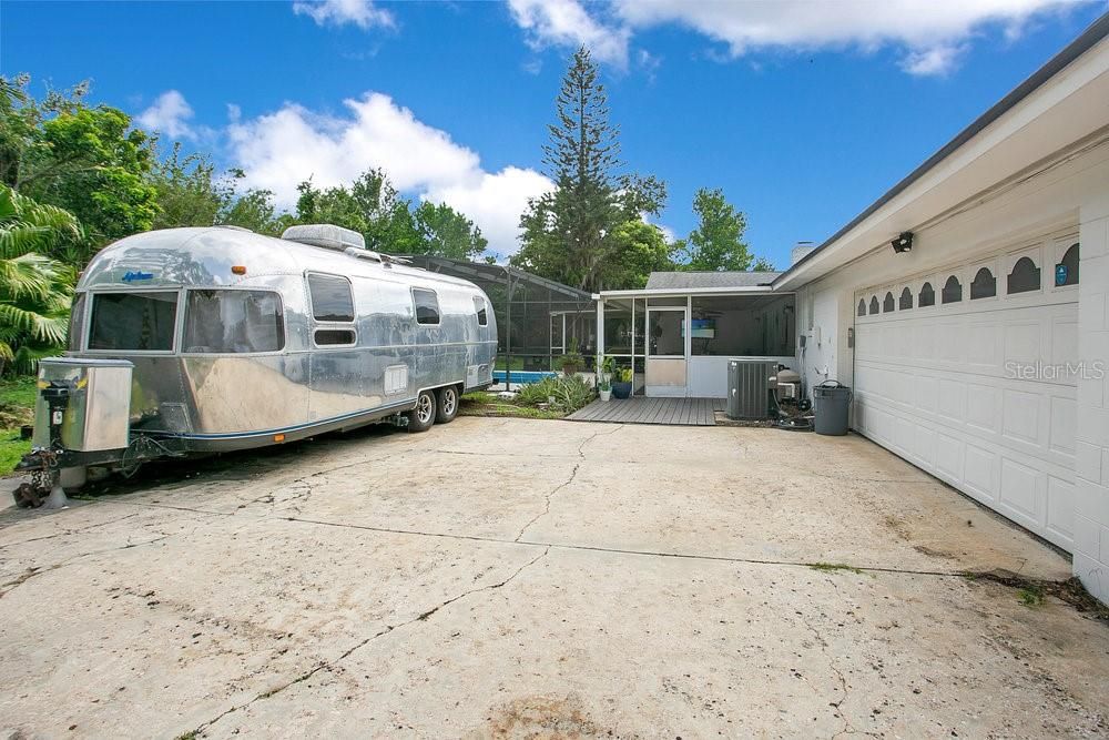 For Sale: $699,000 (4 beds, 2 baths, 2536 Square Feet)