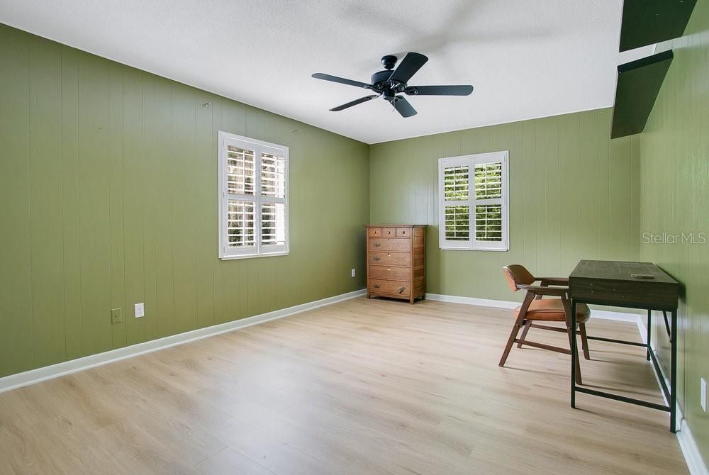 For Sale: $699,000 (4 beds, 2 baths, 2536 Square Feet)