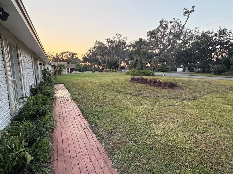 For Sale: $699,000 (4 beds, 2 baths, 2536 Square Feet)