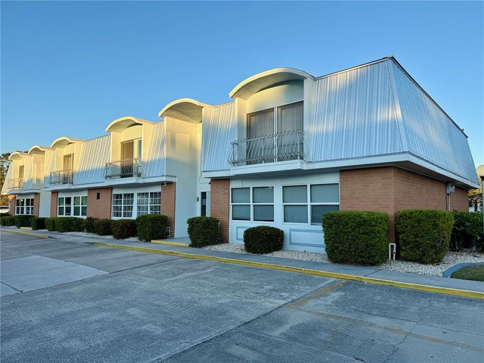 For Rent: $1,400 (2 beds, 2 baths, 1017 Square Feet)