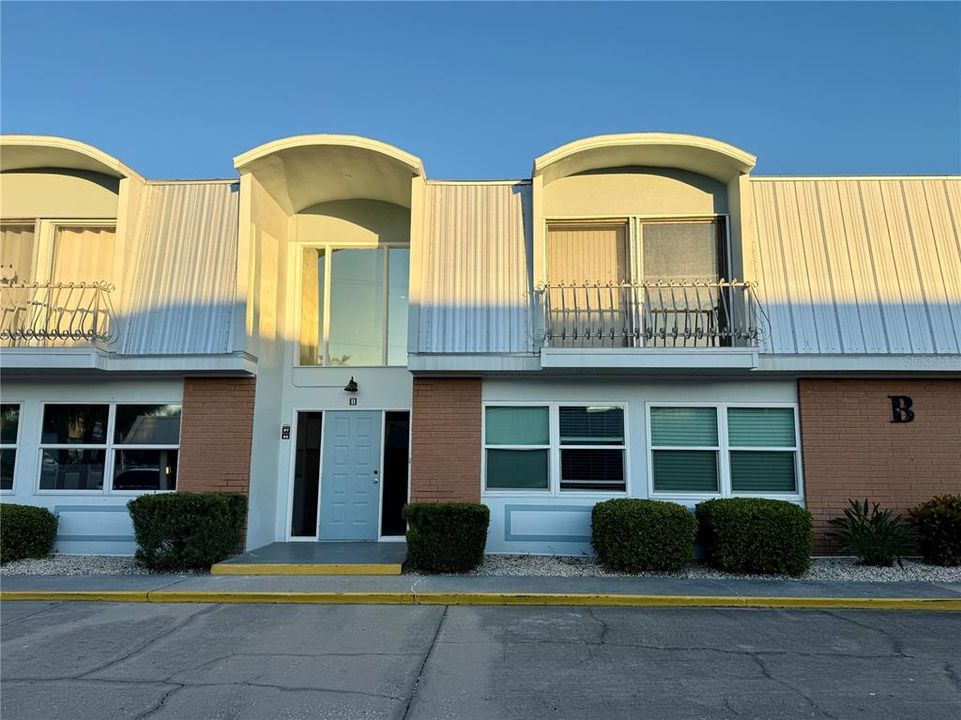 For Rent: $1,400 (2 beds, 2 baths, 1017 Square Feet)