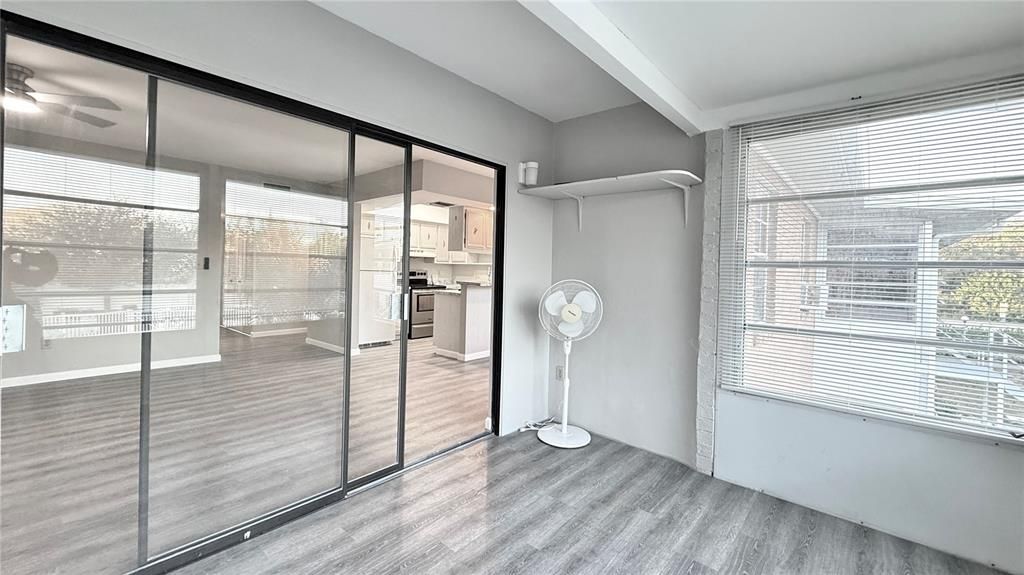 For Rent: $1,400 (2 beds, 2 baths, 1017 Square Feet)