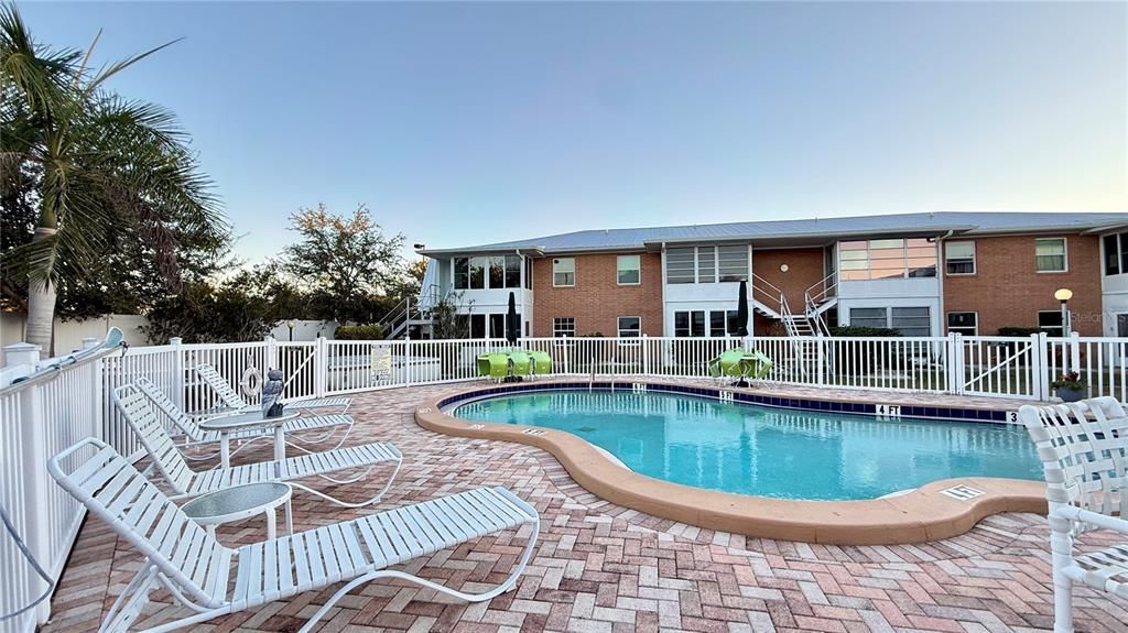 For Rent: $1,400 (2 beds, 2 baths, 1017 Square Feet)