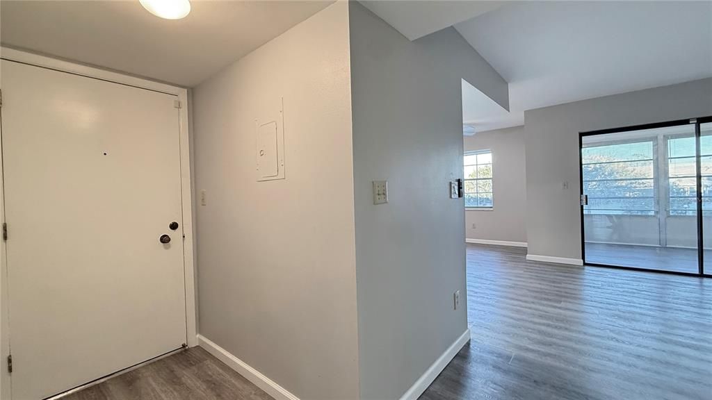 For Rent: $1,400 (2 beds, 2 baths, 1017 Square Feet)