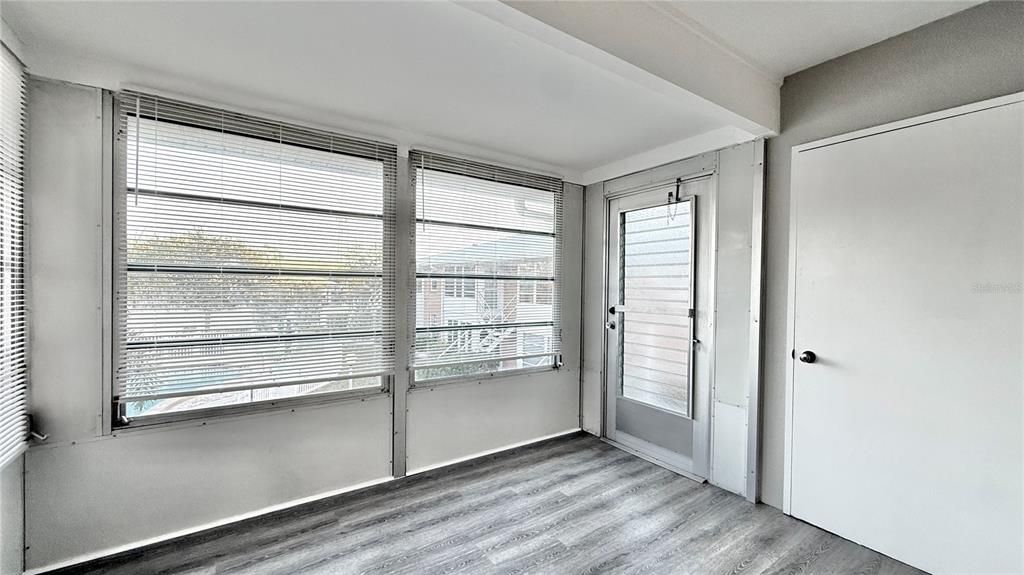 For Rent: $1,400 (2 beds, 2 baths, 1017 Square Feet)