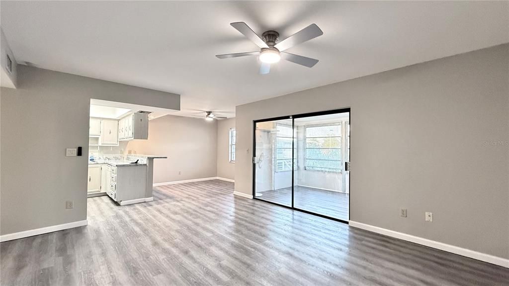 For Rent: $1,400 (2 beds, 2 baths, 1017 Square Feet)