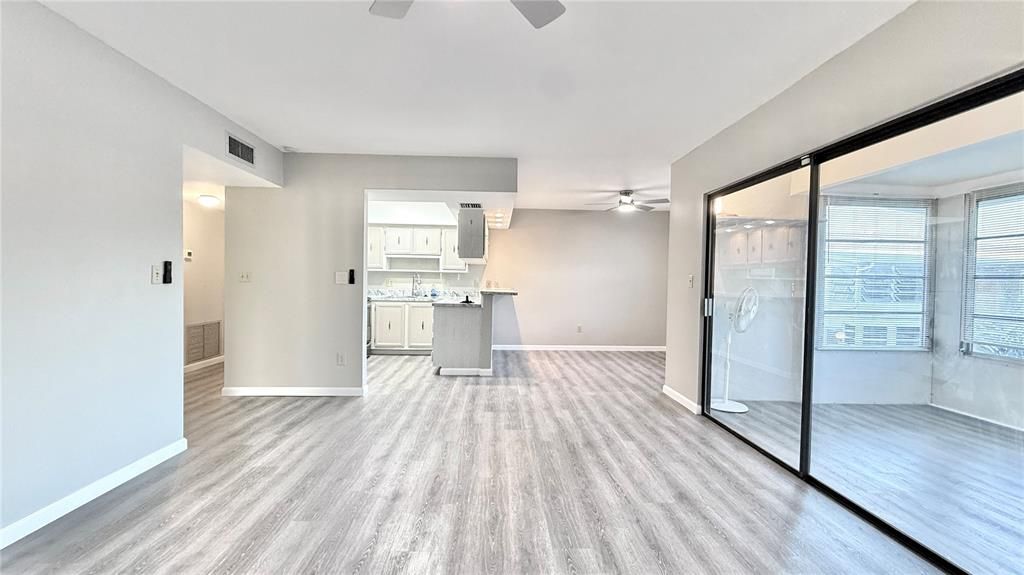 For Rent: $1,400 (2 beds, 2 baths, 1017 Square Feet)