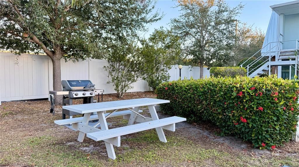 For Rent: $1,400 (2 beds, 2 baths, 1017 Square Feet)