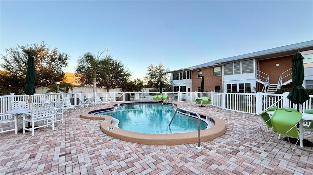 For Rent: $1,400 (2 beds, 2 baths, 1017 Square Feet)