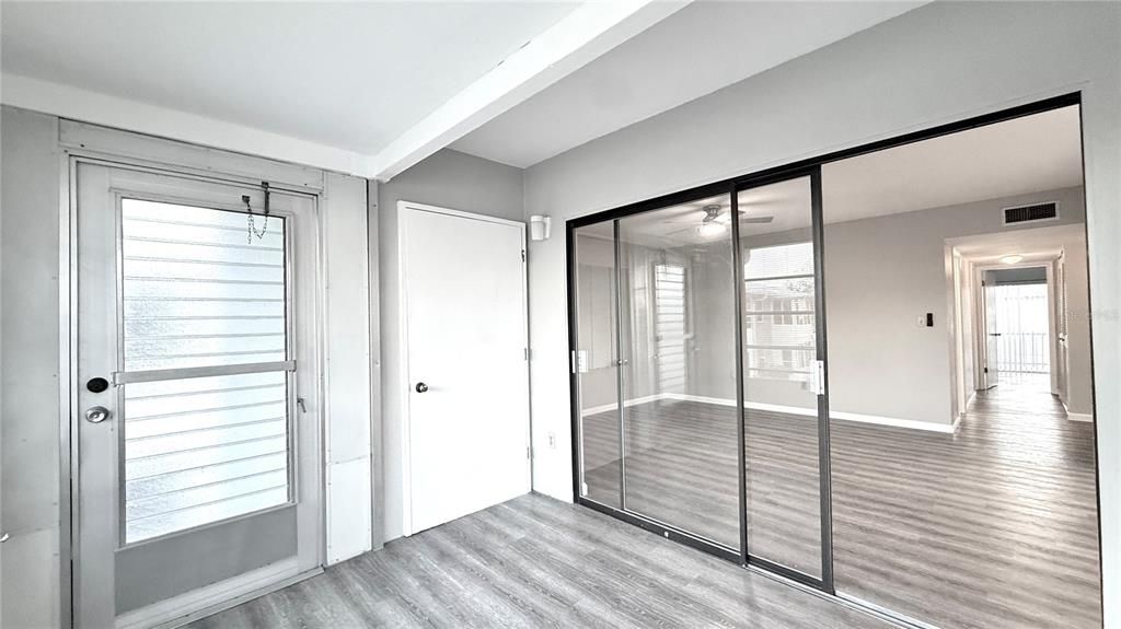 For Rent: $1,400 (2 beds, 2 baths, 1017 Square Feet)