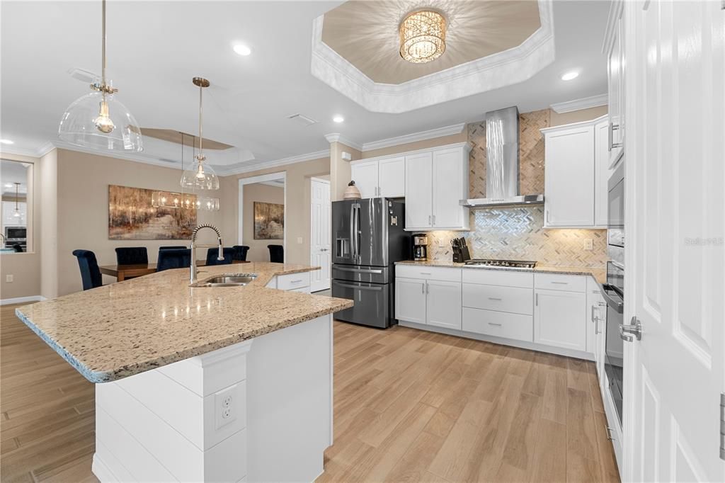 待售: $679,900 (2 贝兹, 2 浴室, 1900 平方英尺)