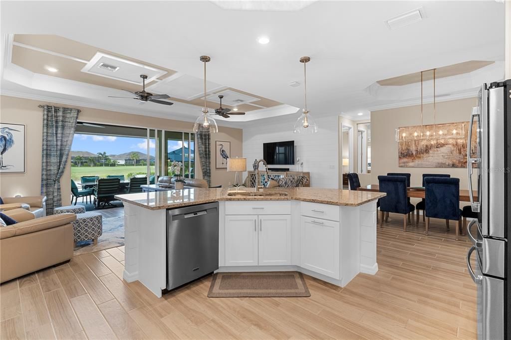 待售: $679,900 (2 贝兹, 2 浴室, 1900 平方英尺)