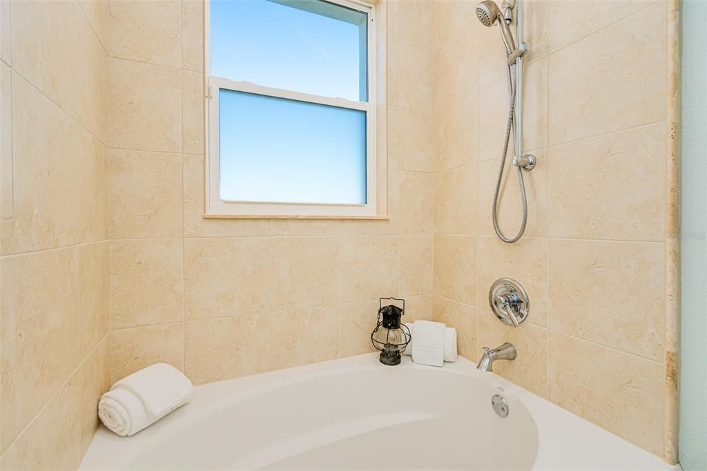 待售: $1,699,000 (5 贝兹, 4 浴室, 4472 平方英尺)