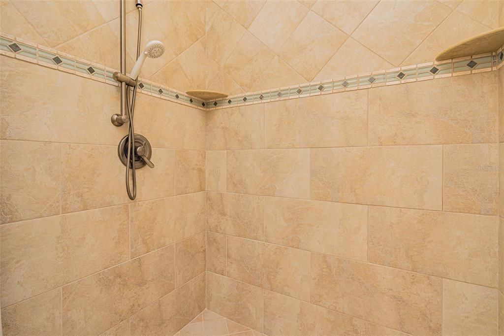 待售: $1,699,000 (5 贝兹, 4 浴室, 4472 平方英尺)