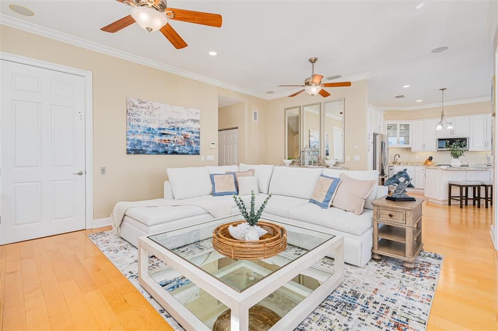 待售: $1,699,000 (5 贝兹, 4 浴室, 4472 平方英尺)