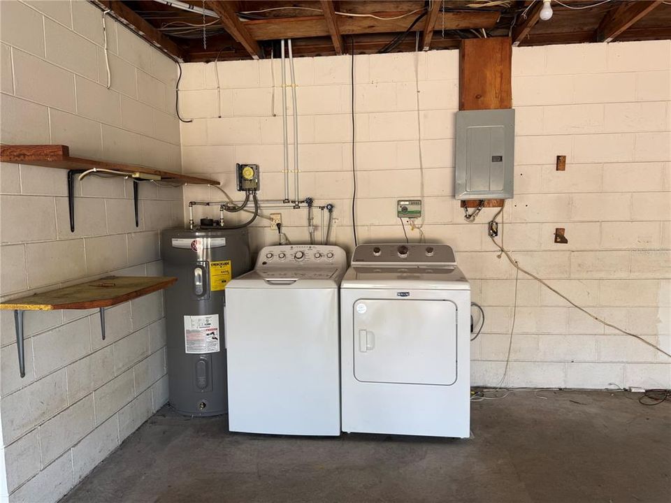 На продажу: $256,900 (3 спален, 2 ванн, 1254 Квадратных фут)