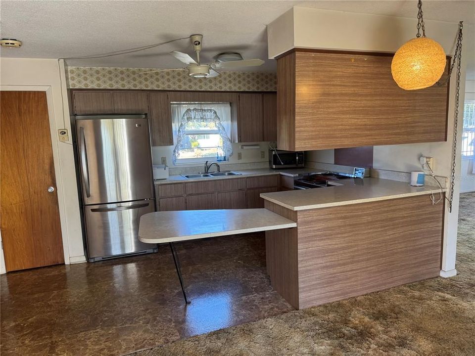 На продажу: $256,900 (3 спален, 2 ванн, 1254 Квадратных фут)