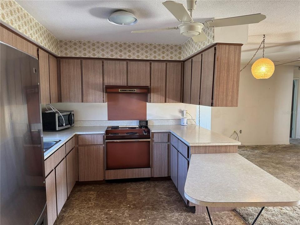 На продажу: $256,900 (3 спален, 2 ванн, 1254 Квадратных фут)