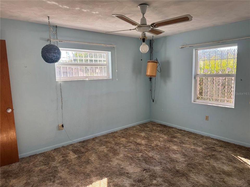 На продажу: $256,900 (3 спален, 2 ванн, 1254 Квадратных фут)