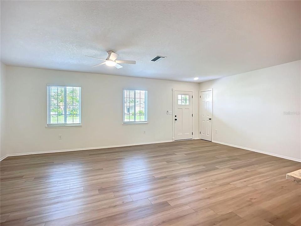 En Renta: $2,490 (3 camas, 2 baños, 1784 Pies cuadrados)