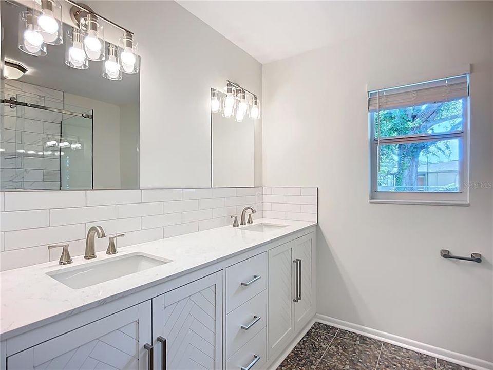 En Renta: $2,490 (3 camas, 2 baños, 1784 Pies cuadrados)