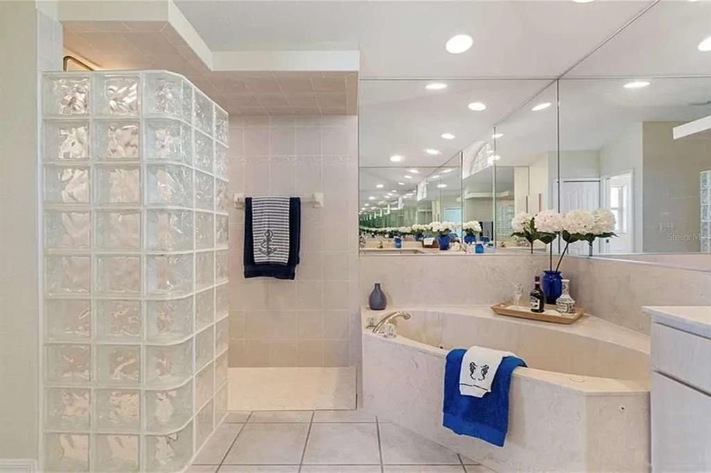 For Sale: $729,000 (3 beds, 2 baths, 2009 Square Feet)