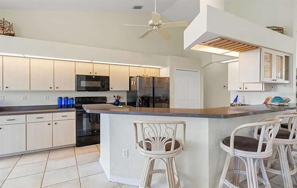 For Sale: $729,000 (3 beds, 2 baths, 2009 Square Feet)