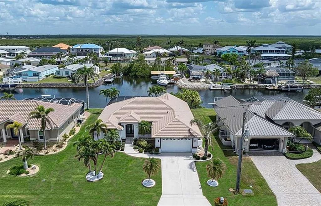 For Sale: $729,000 (3 beds, 2 baths, 2009 Square Feet)