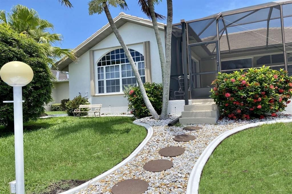 For Sale: $729,000 (3 beds, 2 baths, 2009 Square Feet)