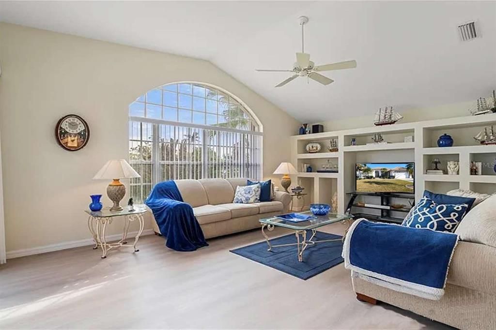 For Sale: $729,000 (3 beds, 2 baths, 2009 Square Feet)