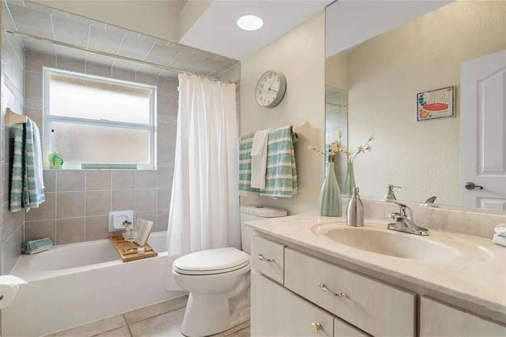 For Sale: $729,000 (3 beds, 2 baths, 2009 Square Feet)