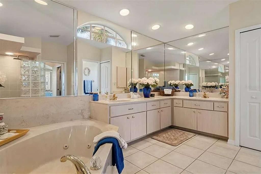 For Sale: $729,000 (3 beds, 2 baths, 2009 Square Feet)