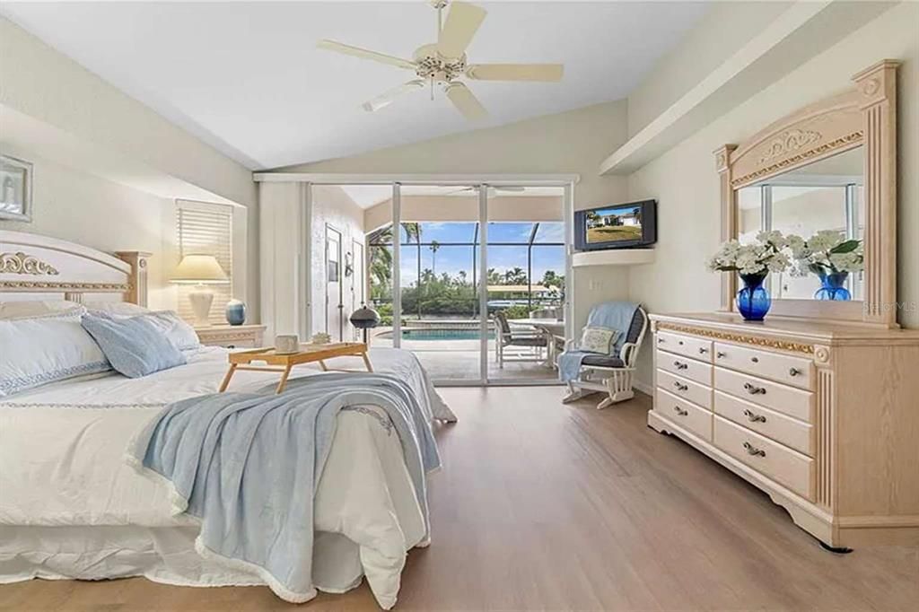 For Sale: $729,000 (3 beds, 2 baths, 2009 Square Feet)